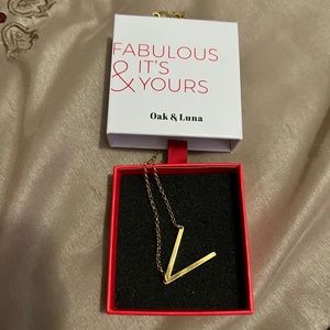 V initial necklace